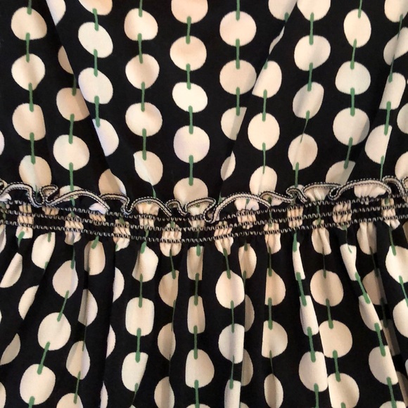 Cute Polk a dot top - Picture 2 of 4